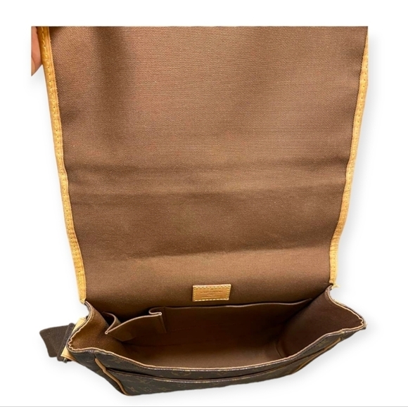 Louis Vuitton Reporter PM Monogram Crossbody Messenger Bag - Picture 10 of 17